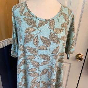 LuLaRoe 2X Perfect T